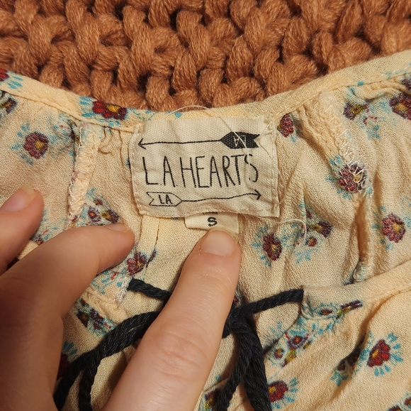 Top - Picture 2 of 3